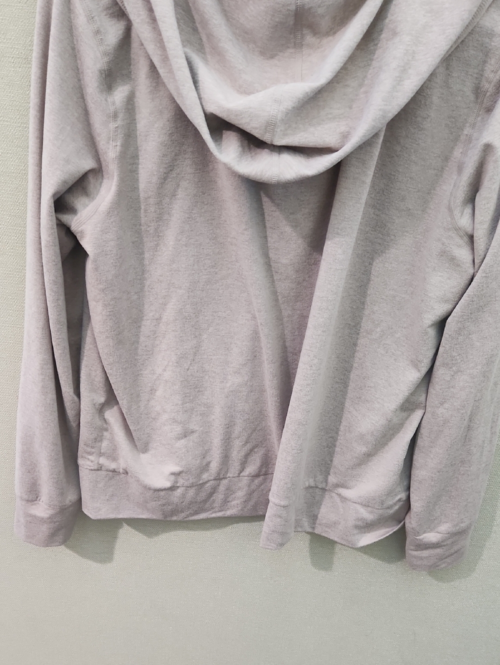 Vuori Halo Performance Hoodie 2.0 - Picture 15 of 15
